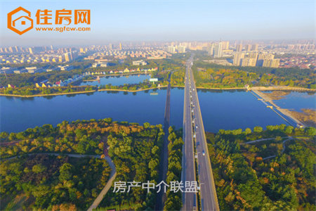 圣水花园二楼121平三室精装带车库95万可按揭